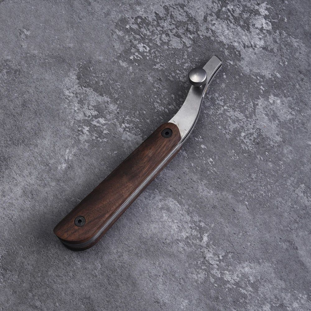 Leather Edge Creaser, Adjustable Leather Edger Creaser Wooden Handle Outside Edge Creaser Leather Craft Press Skiving Tool for Professional Leather Crafting and Working