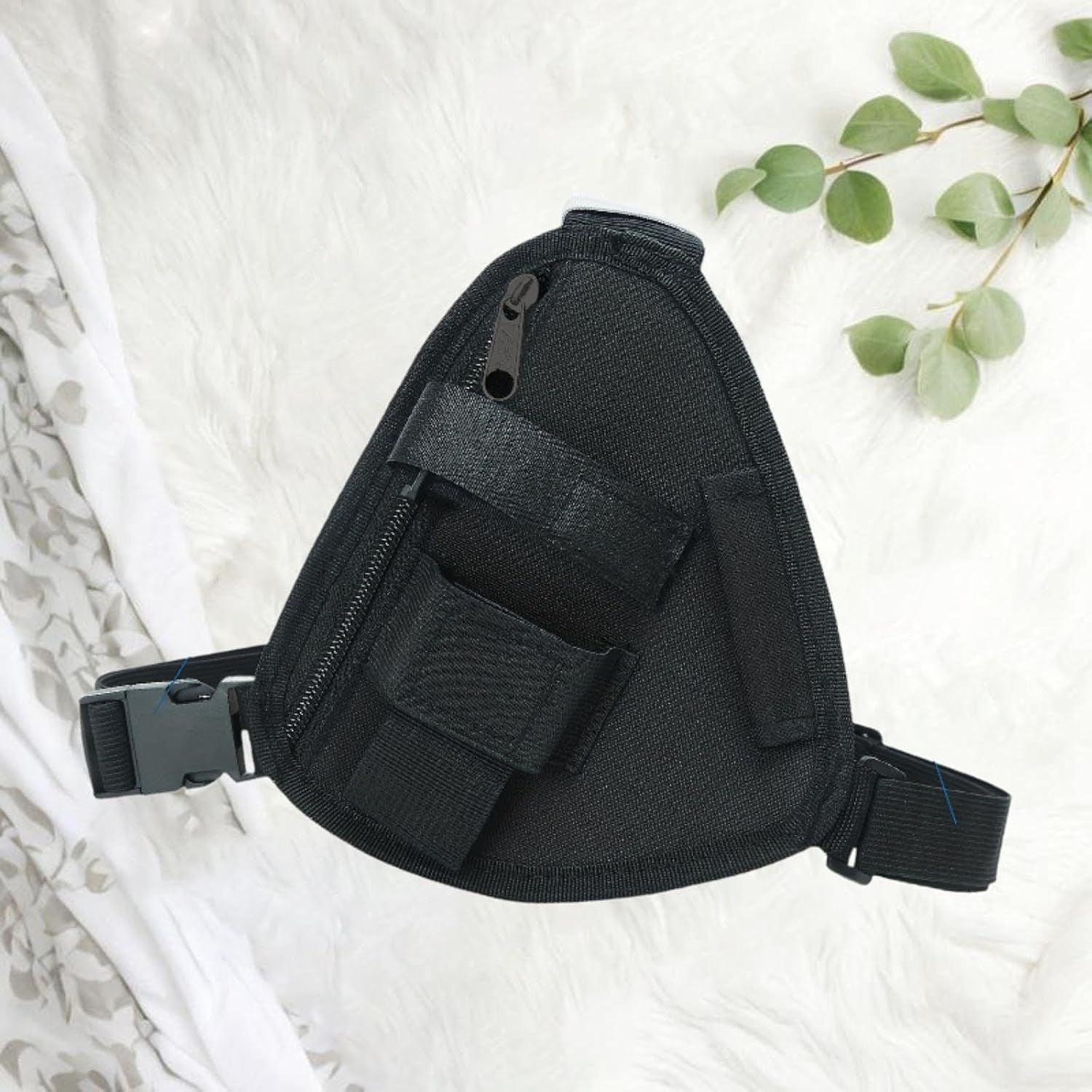 Chest Rig Bag Adjustable, Walkie Talkie Portable Vest Chest Bag Pouch Black with Adjustable Strap Chest Bag for Men Women Night Running Exercise Hiking（black）