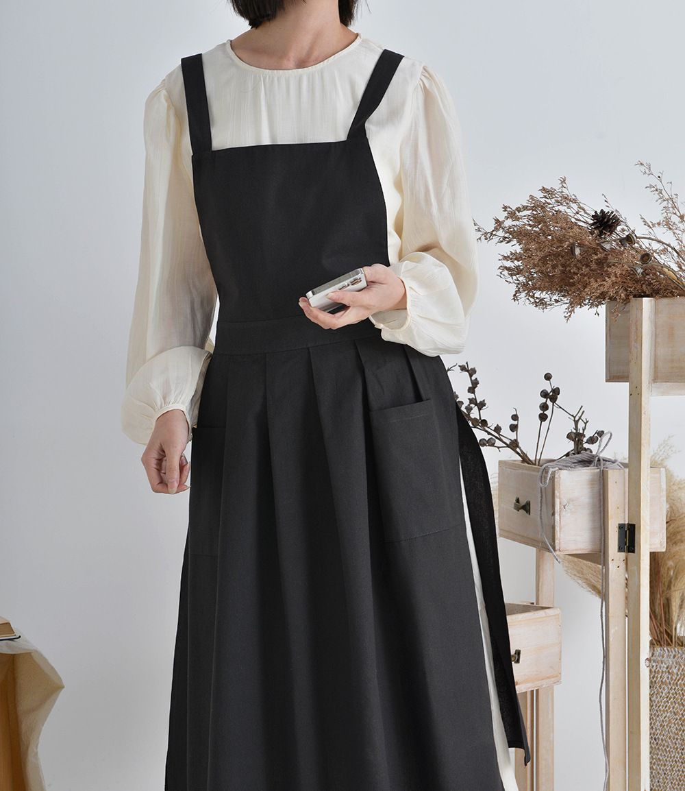 Vintage Cotton Pleated Pinafore Apron Dress with Side Ties, Midi Length, Casual Homeware Style（Black）