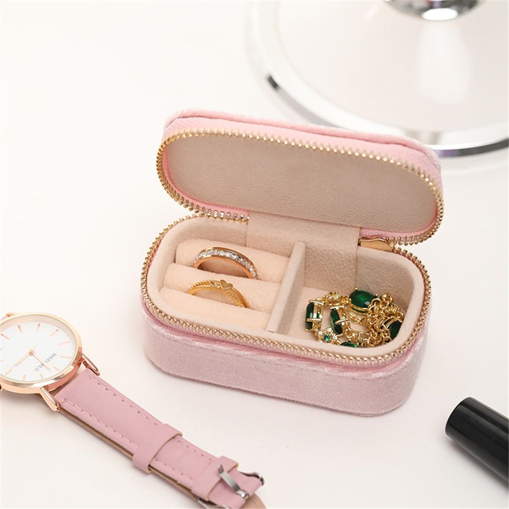 Mini Jewelry Travel Case, Velvet Small Travel Jewelry Box, Portable Jewelry Travel Organizer Box for Rings Earrings Necklaces （Pink）