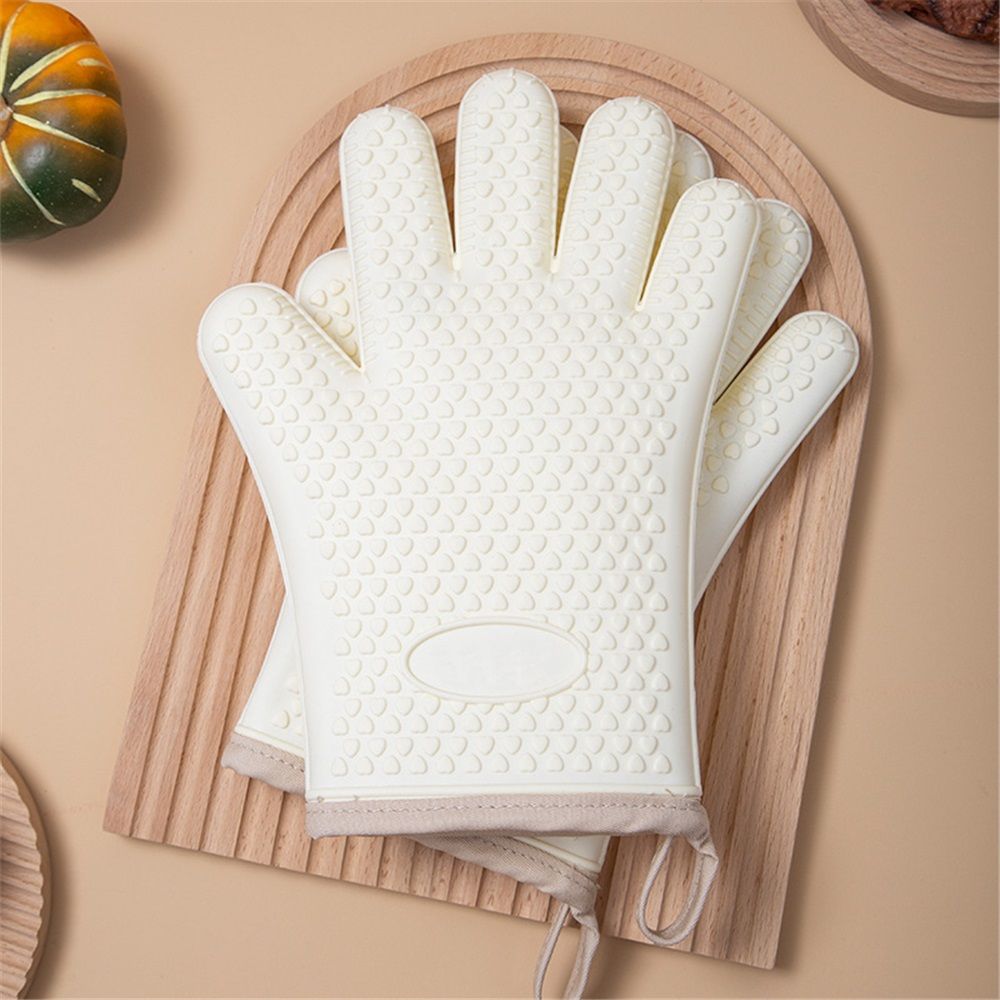 a pair of Silicone Oven Mitts Heat Resistant ,Waterproof & Non-Slip Oven Gloves with Fingers,Cotton Lined Silicone Oven Gloves Kitchen Mitts(beige)