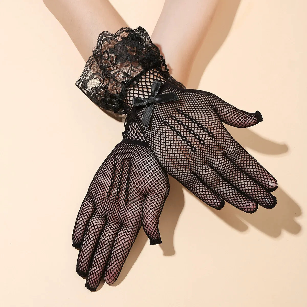 2pcs Women Lace Gloves Elegant Short Lace Tea Party Gloves for Women Dinner Party Wedding Wedding sleeves（black）