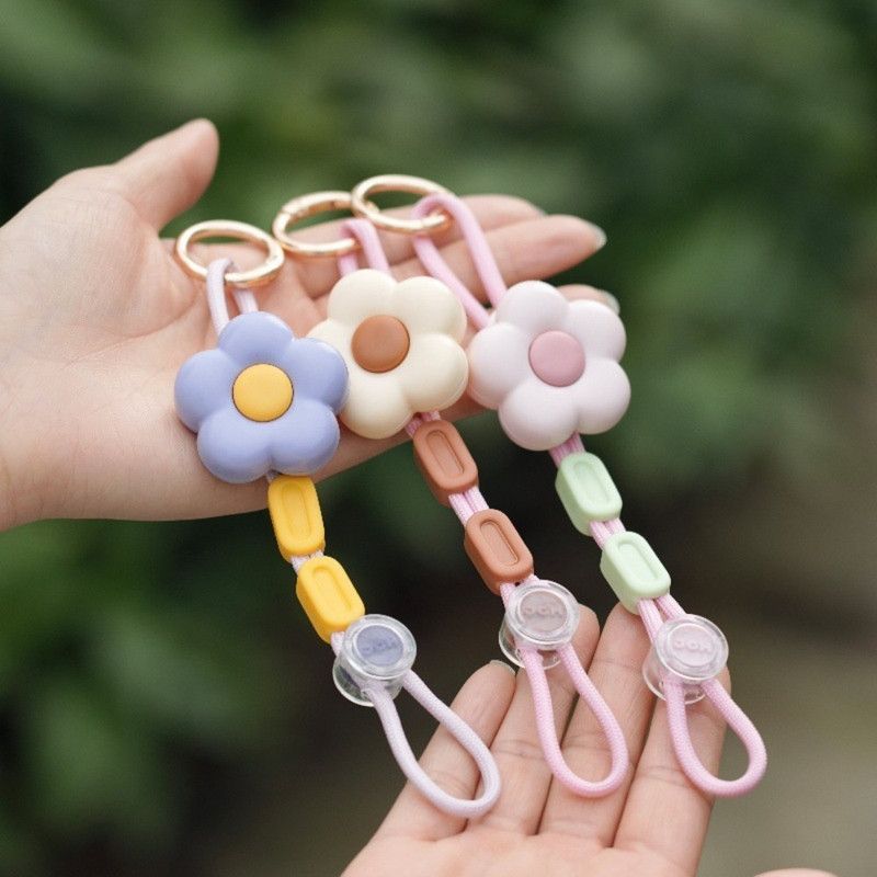 Flower Multi-Purpose Hat Clip 2-Pack, Portable Anti-Lost Cap Holder Hook for Backpacks and Outdoor Travel—Beige