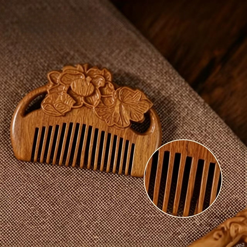 8cm Mini Carved Sandalwood Comb, Vintage Lotus Flower 3D Engraved Portable Anti-Static Wooden Scalp Massage Comb