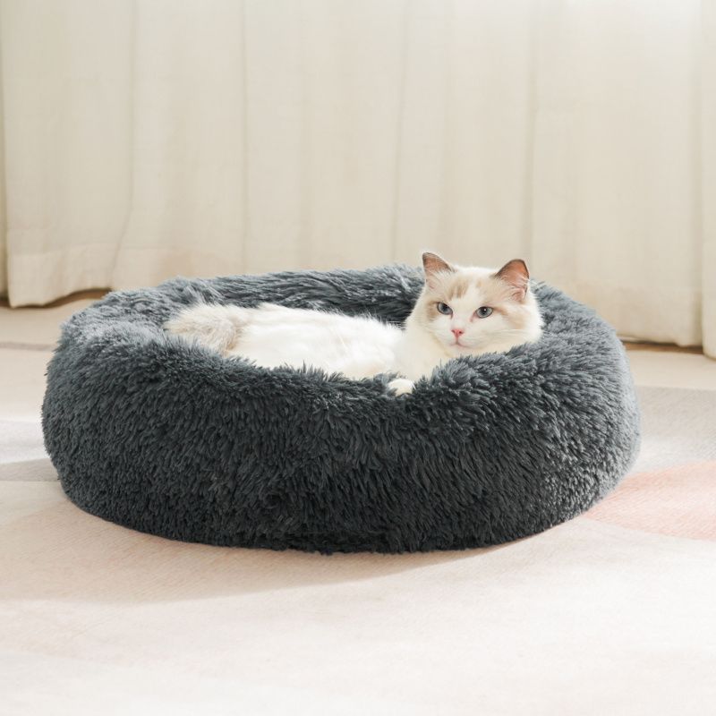 Plush Pet Nest Soft Donut Cat Bed – Cozy Round Couch for Cats and Small Dogs, Comfortable Sleeping Spot for Warmth and Deep Sleep, Suitable for Indoor Home Use (L, Pink)
