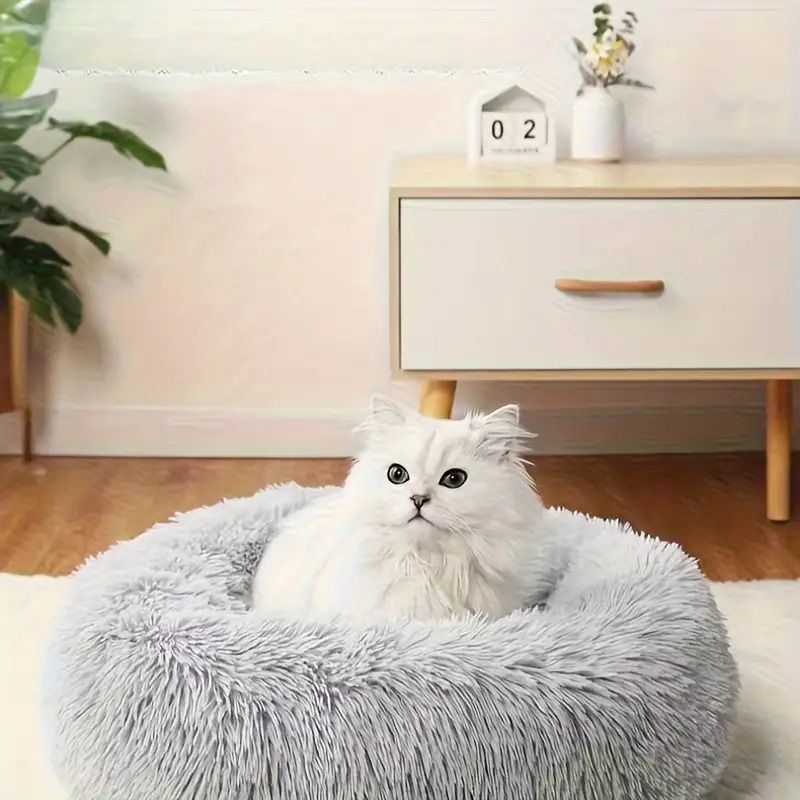 Plush Pet Nest Soft Donut Cat Bed – Cozy Round Couch for Cats and Small Dogs, Comfortable Sleeping Spot for Warmth and Deep Sleep, Suitable for Indoor Home Use (M, Grey)