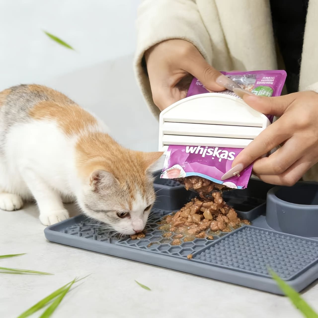 Pet Wet Food Pouch Scraper – Effortlessly squeeze every last bit of cat or dog wet food, paste, or puree from pouches without mess. Ideal for home feeding, this handy tool helps reduce waste and keeps hands clean during daily mealtime. (Silver)
