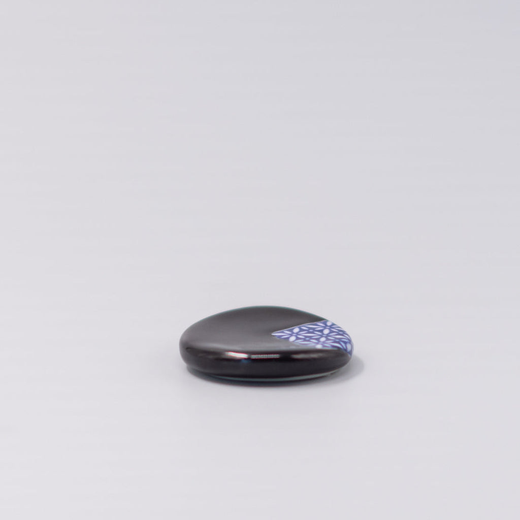 Chopstick Rest Round Black & Blue Hishi