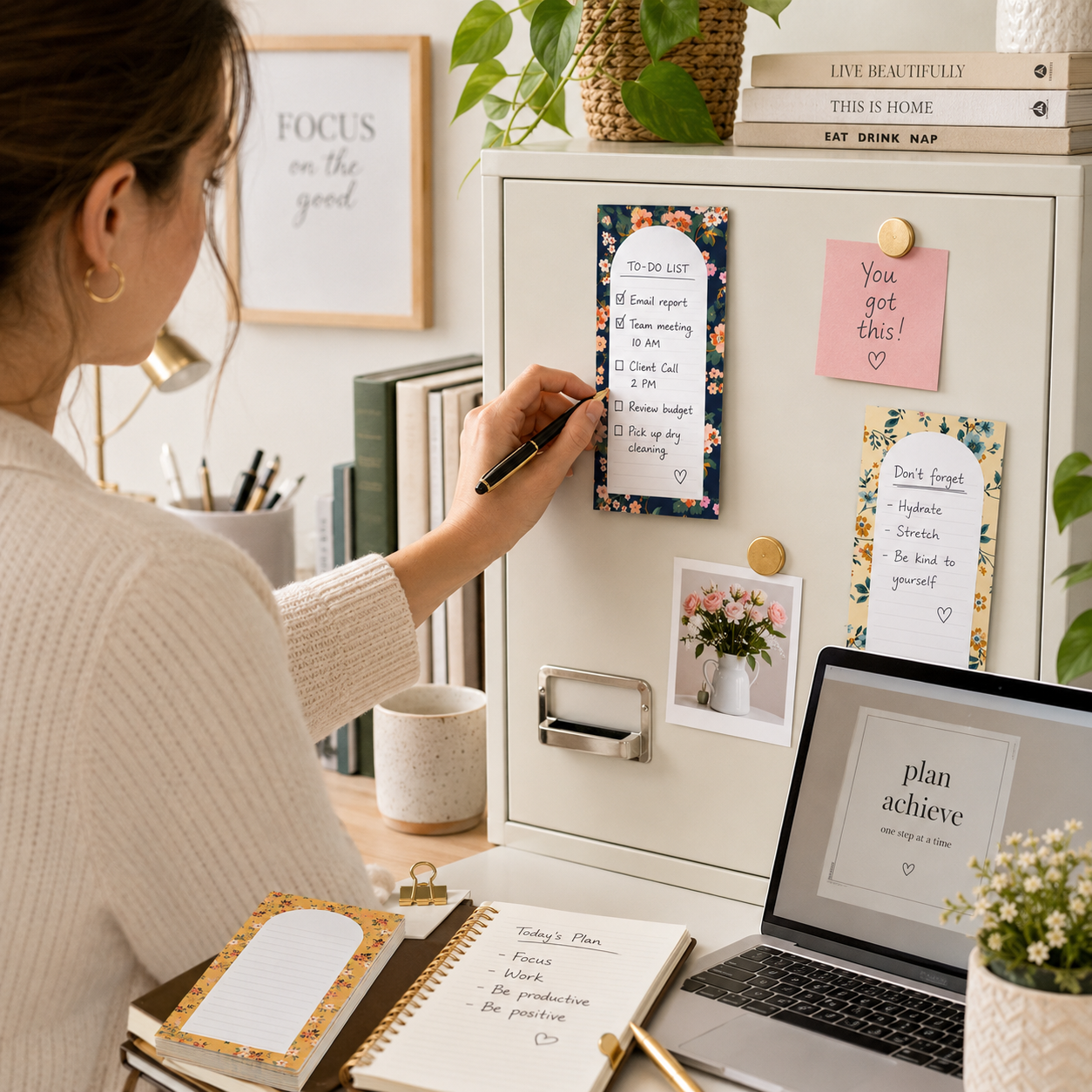 Magnetic Fridge Notepads - 8 Pack, 25 Sheets Each (Floral)